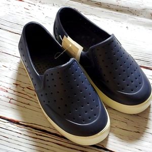 🆕️ GAP BOYS SLIP ON NAVY SHOES